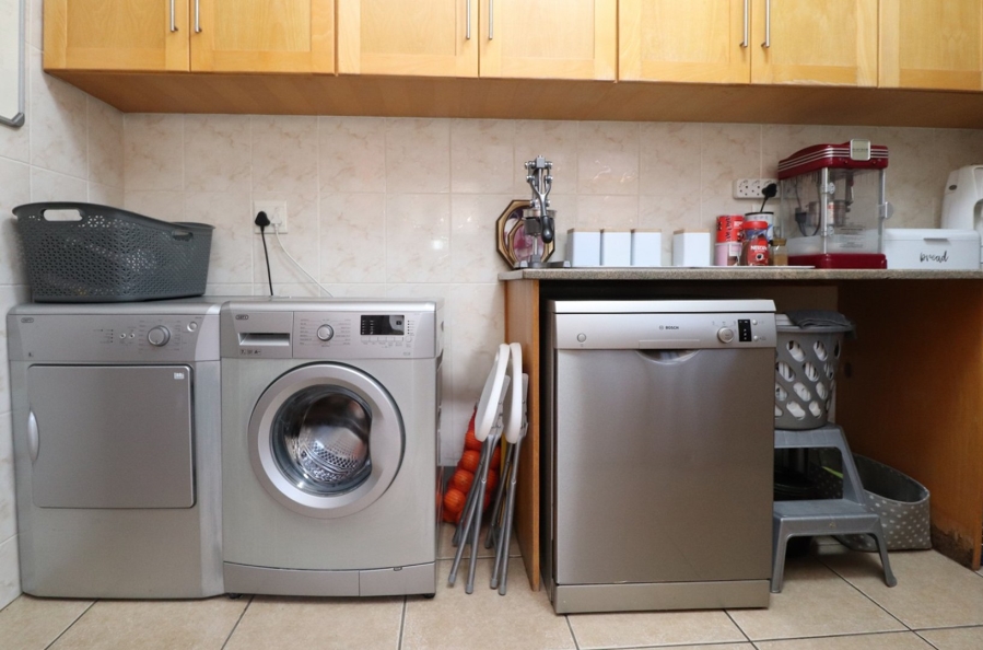 3 Bedroom Property for Sale in Wilkoppies North West
